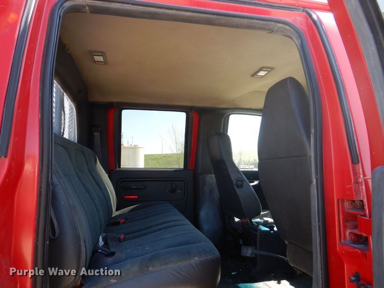 image for item EV9382 2005 Chevrolet C4500  Crew Cab flatbed truck