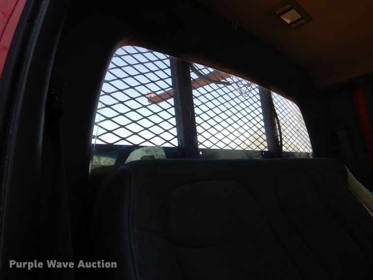 image for item EV9382 2005 Chevrolet C4500  Crew Cab flatbed truck