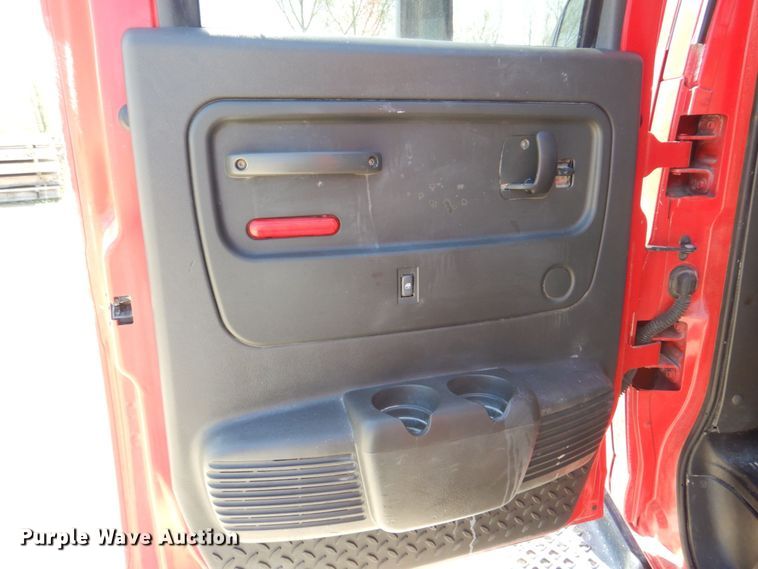 image for item EV9382 2005 Chevrolet C4500  Crew Cab flatbed truck