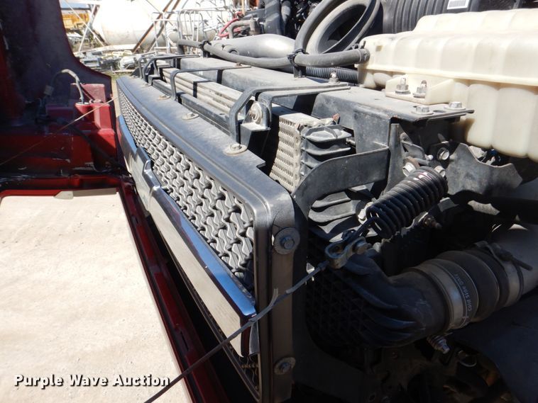 image for item EV9382 2005 Chevrolet C4500  Crew Cab flatbed truck