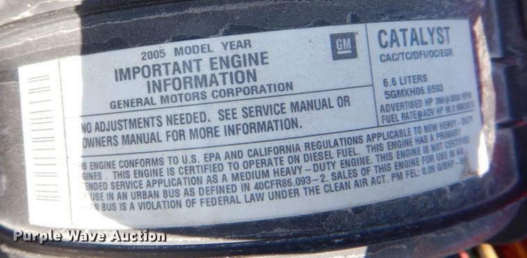 image for item EV9382 2005 Chevrolet C4500  Crew Cab flatbed truck