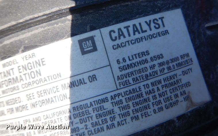 image for item EV9382 2005 Chevrolet C4500  Crew Cab flatbed truck