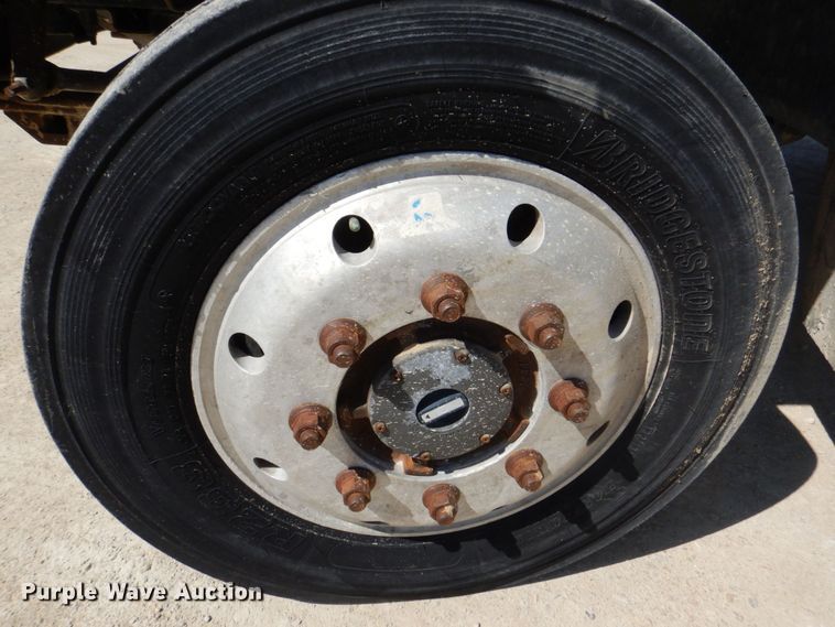 image for item EV9382 2005 Chevrolet C4500  Crew Cab flatbed truck