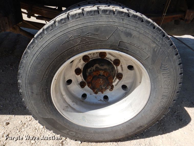 image for item EV9382 2005 Chevrolet C4500  Crew Cab flatbed truck