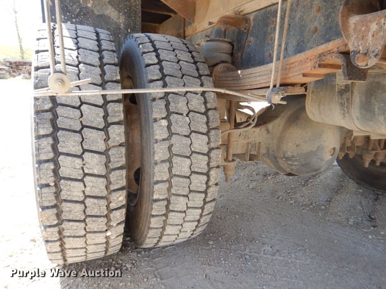 image for item EV9382 2005 Chevrolet C4500  Crew Cab flatbed truck