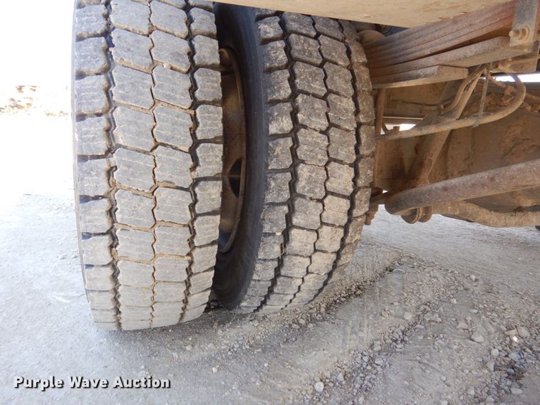 image for item EV9382 2005 Chevrolet C4500  Crew Cab flatbed truck