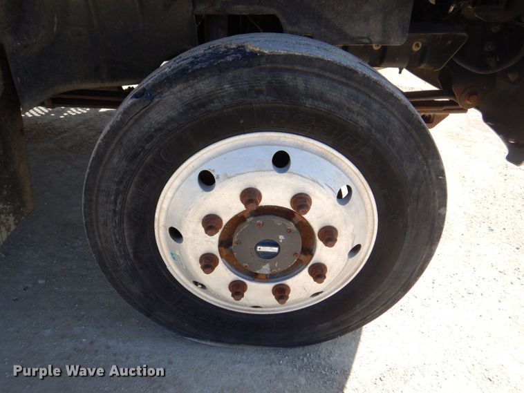 image for item EV9382 2005 Chevrolet C4500  Crew Cab flatbed truck