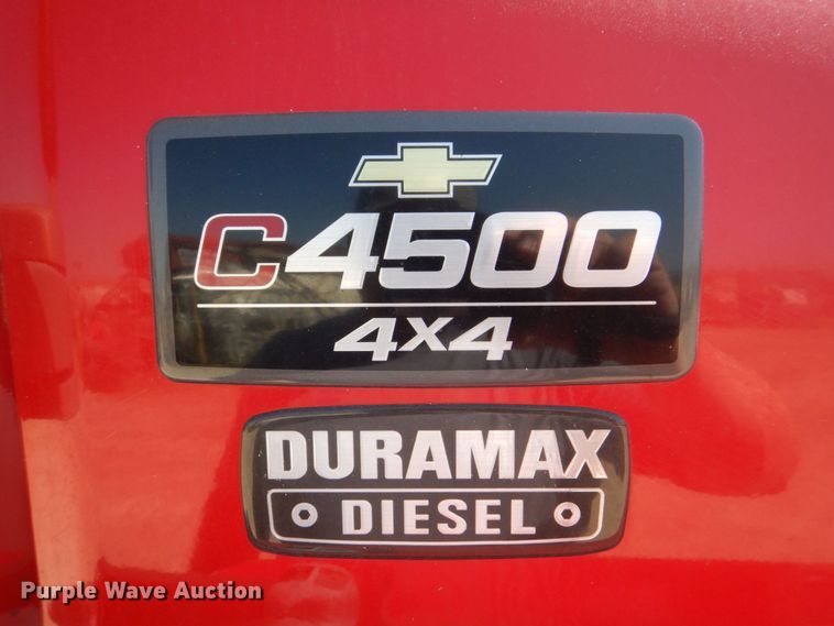 image for item EV9382 2005 Chevrolet C4500  Crew Cab flatbed truck