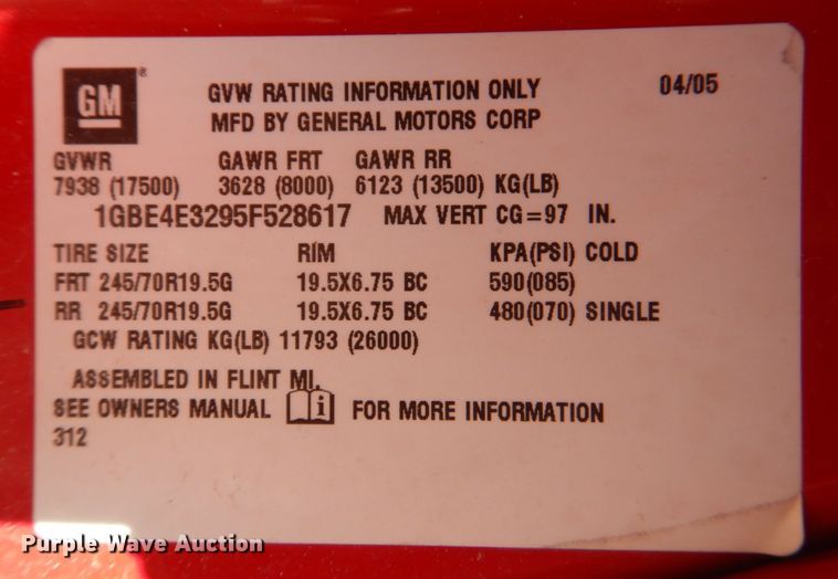 image for item EV9382 2005 Chevrolet C4500  Crew Cab flatbed truck