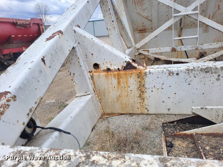 image for item FC9109 1988 CMC  bottom dump trailer