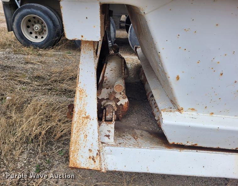 image for item FC9109 1988 CMC  bottom dump trailer