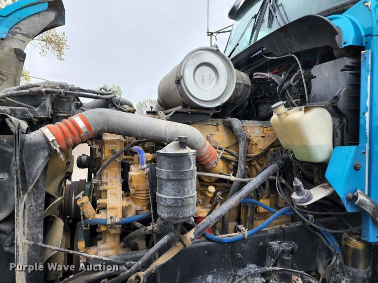 image for item HM9913 2007 Kenworth T800  semi truck