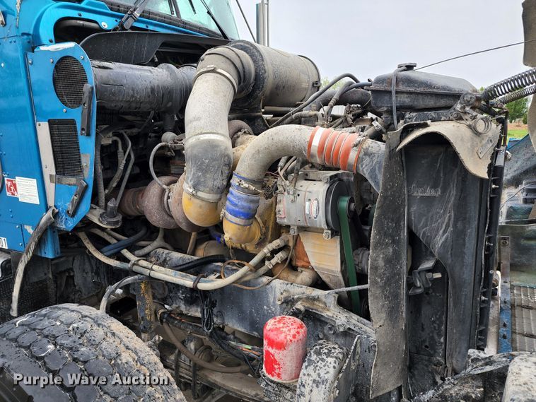 image for item HM9913 2007 Kenworth T800  semi truck