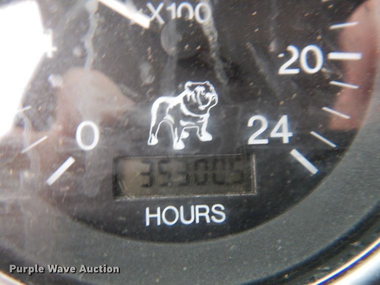 image for item IM9853 2002 Mack RD Series  semi truck