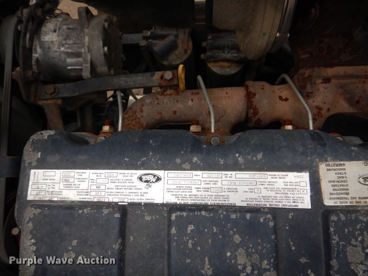 image for item IM9853 2002 Mack RD Series  semi truck