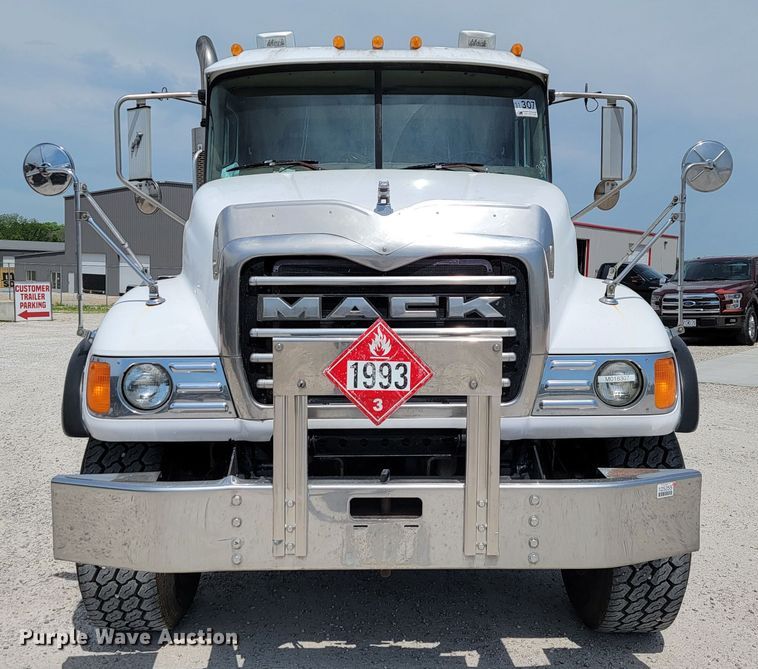 image for item JL9448 2005 Mack Granite  fuel truck