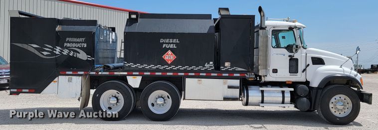 image for item JL9448 2005 Mack Granite  fuel truck