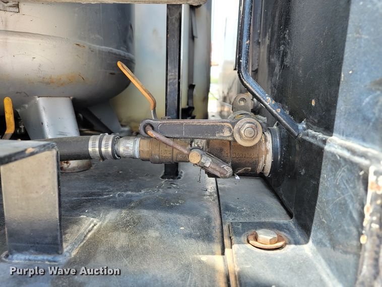 image for item JL9448 2005 Mack Granite  fuel truck