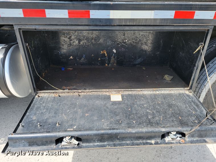 image for item JL9448 2005 Mack Granite  fuel truck