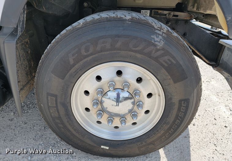 image for item JL9448 2005 Mack Granite  fuel truck