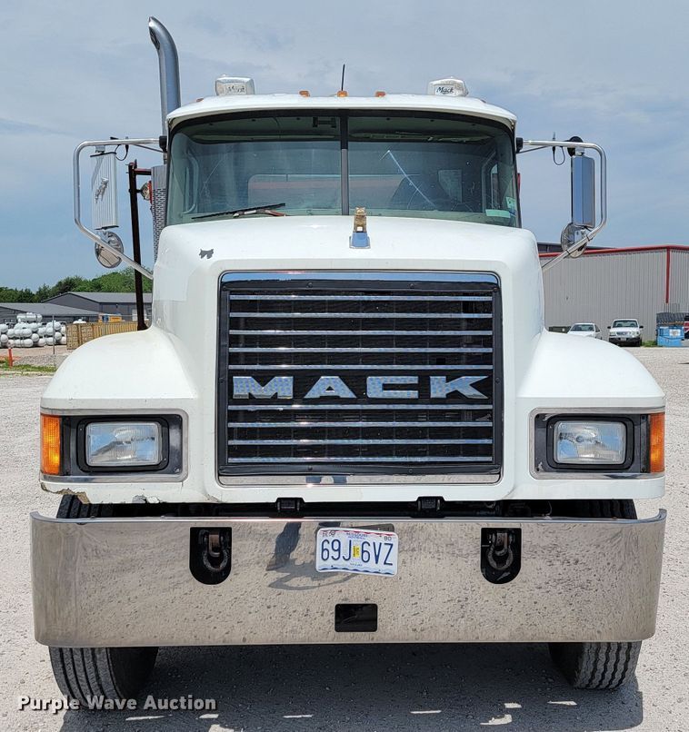 image for item JL9450 2005 Mack CH600  roll-off container truck