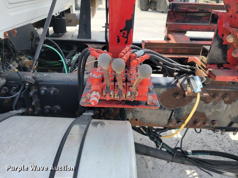 image for item JL9450 2005 Mack CH600  roll-off container truck