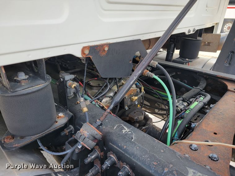 image for item JL9450 2005 Mack CH600  roll-off container truck