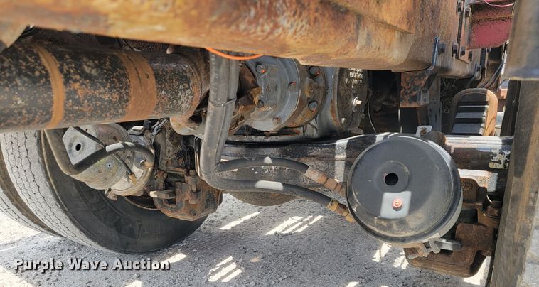 image for item JL9450 2005 Mack CH600  roll-off container truck