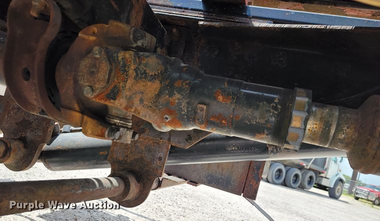 image for item JL9450 2005 Mack CH600  roll-off container truck