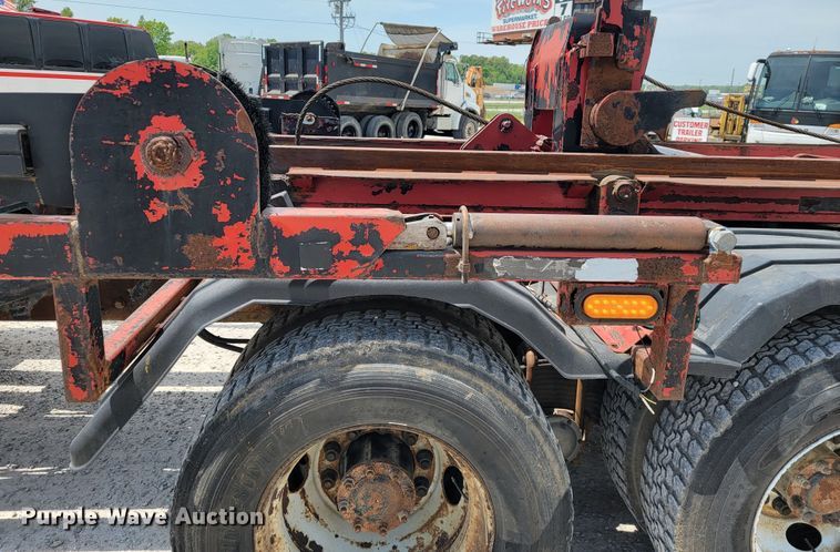 image for item JL9450 2005 Mack CH600  roll-off container truck