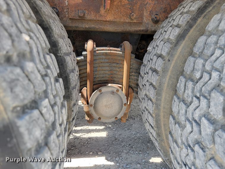 image for item JL9450 2005 Mack CH600  roll-off container truck