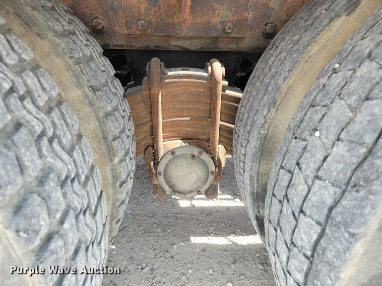 image for item JL9450 2005 Mack CH600  roll-off container truck