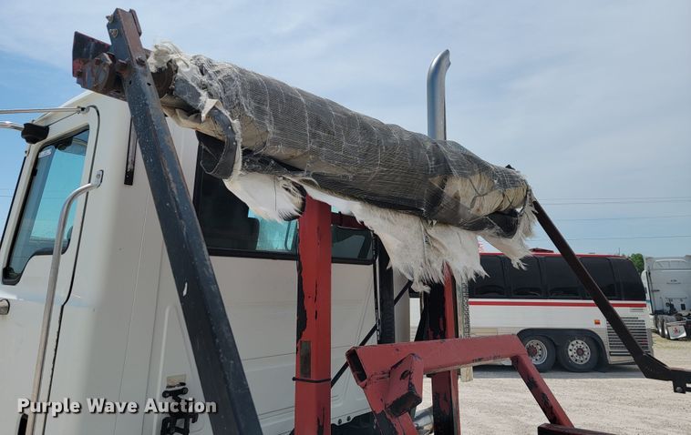 image for item JL9450 2005 Mack CH600  roll-off container truck