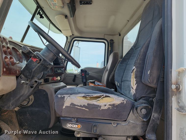 image for item JL9450 2005 Mack CH600  roll-off container truck