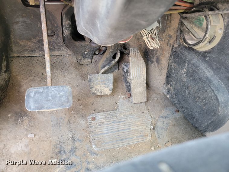 image for item JL9450 2005 Mack CH600  roll-off container truck