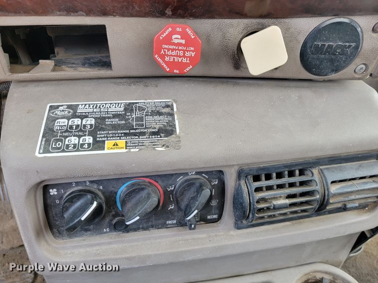 image for item JL9450 2005 Mack CH600  roll-off container truck