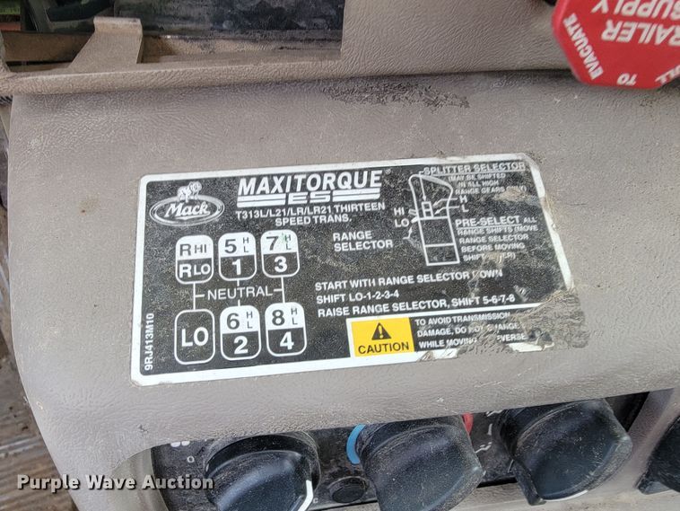 image for item JL9450 2005 Mack CH600  roll-off container truck