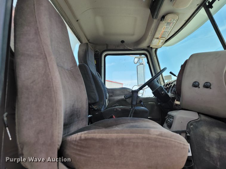 image for item JL9450 2005 Mack CH600  roll-off container truck