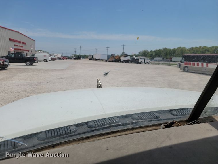 image for item JL9450 2005 Mack CH600  roll-off container truck