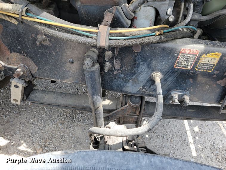 image for item JL9450 2005 Mack CH600  roll-off container truck