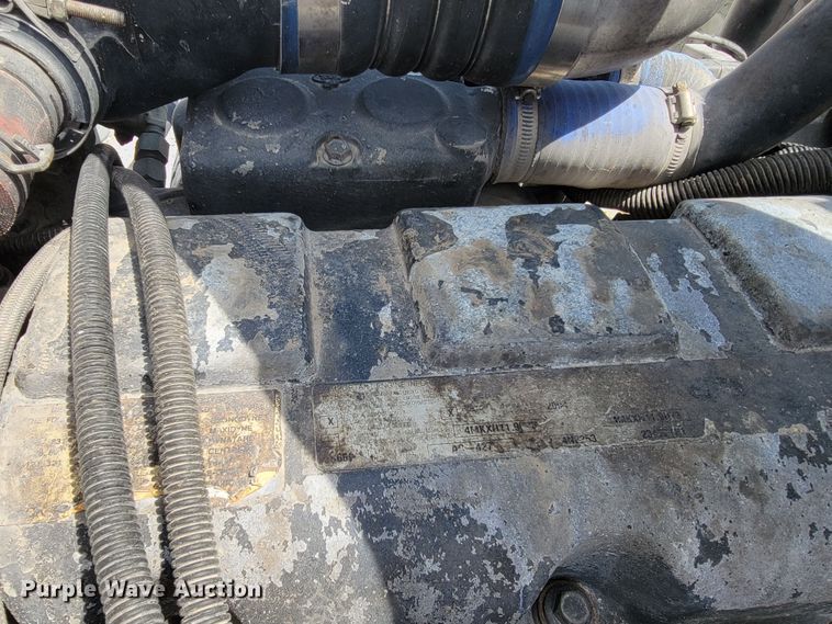 image for item JL9450 2005 Mack CH600  roll-off container truck