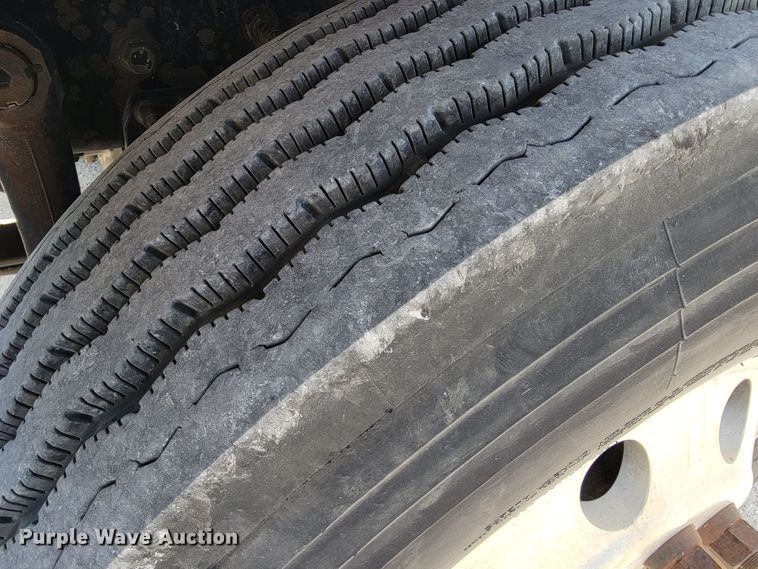 image for item JL9450 2005 Mack CH600  roll-off container truck