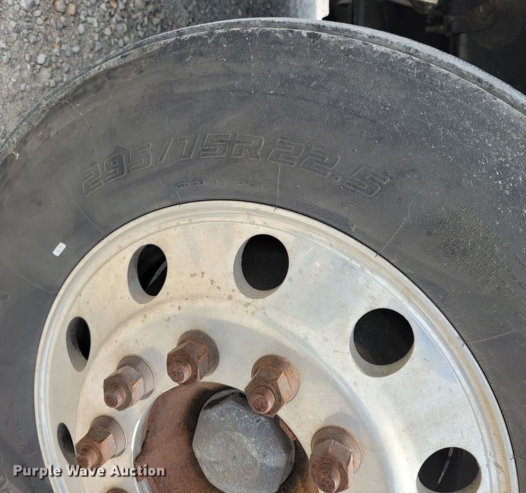 image for item JL9450 2005 Mack CH600  roll-off container truck