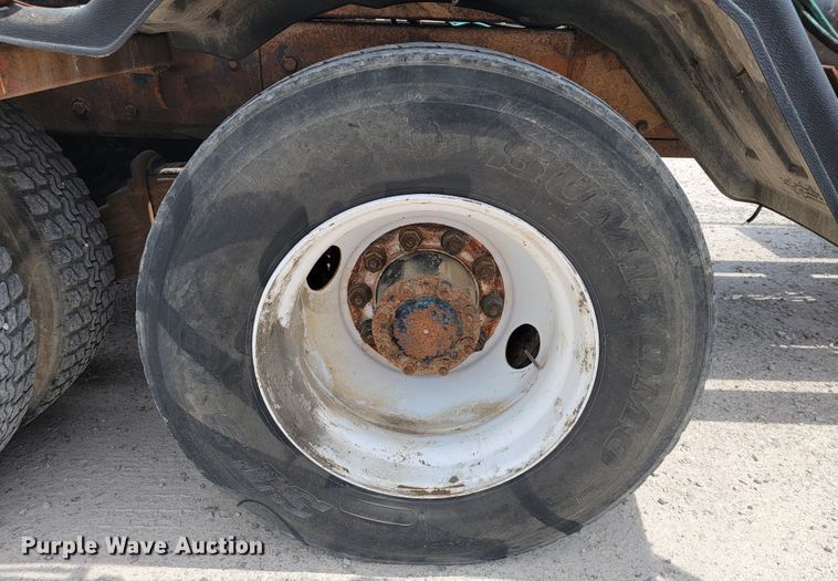 image for item JL9450 2005 Mack CH600  roll-off container truck