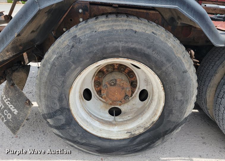 image for item JL9450 2005 Mack CH600  roll-off container truck