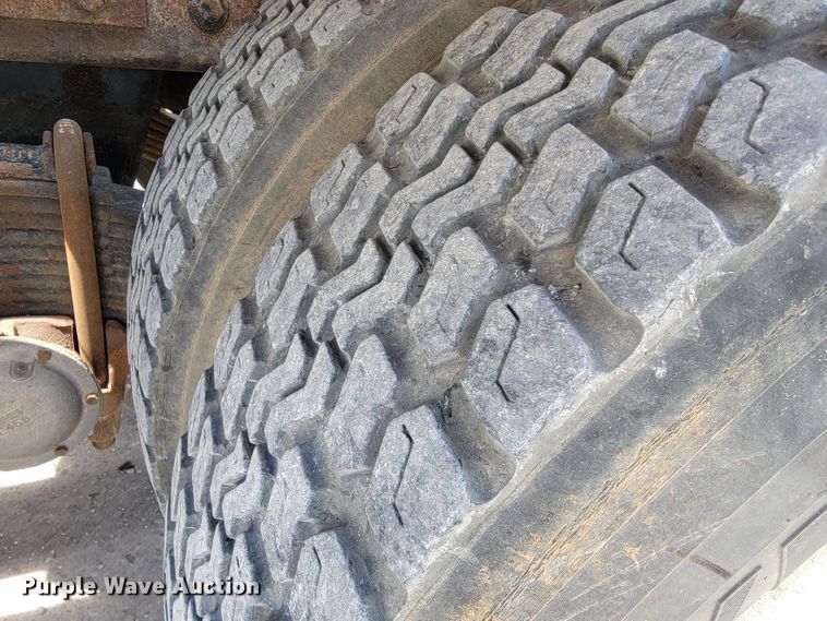 image for item JL9450 2005 Mack CH600  roll-off container truck