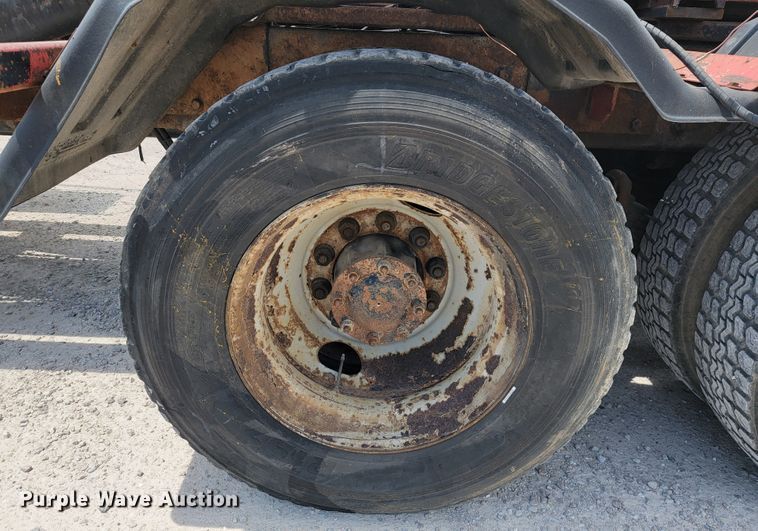 image for item JL9450 2005 Mack CH600  roll-off container truck