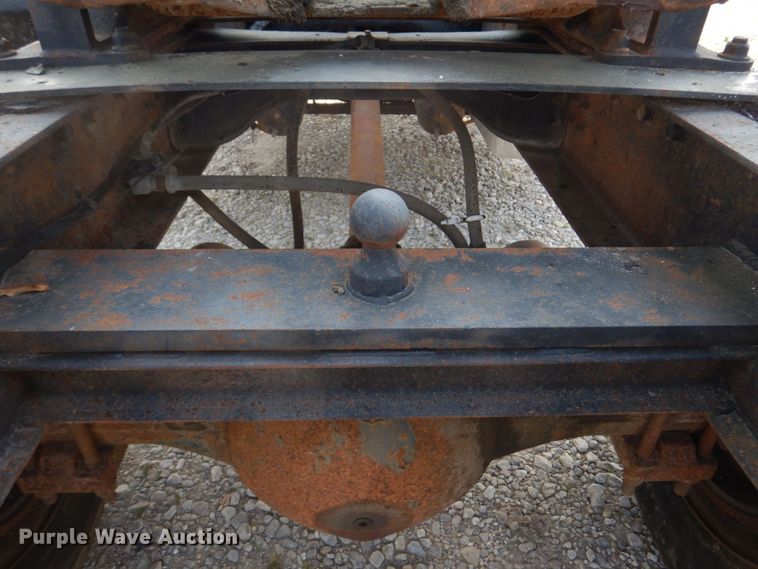 image for item KD9054 1993 International 8100  semi truck