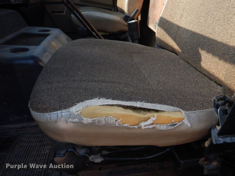 image for item KD9054 1993 International 8100  semi truck