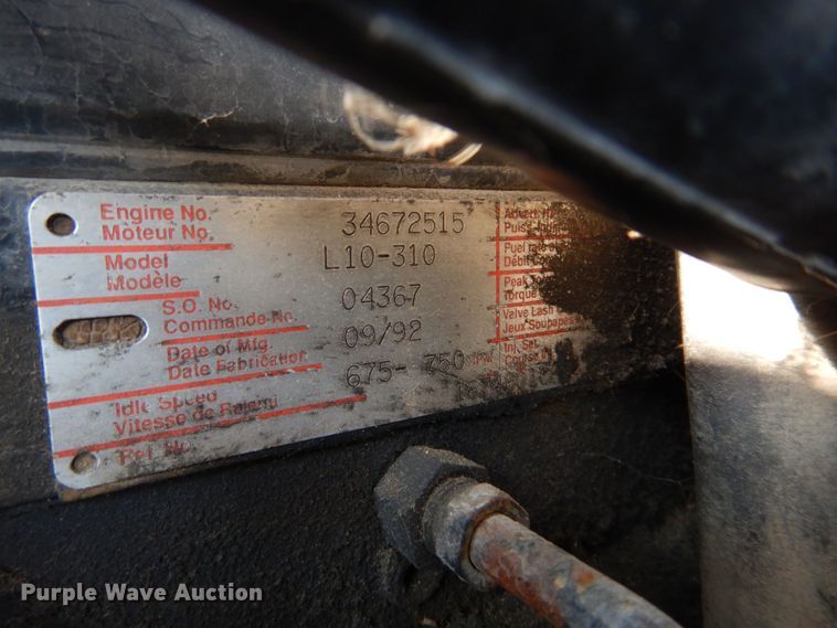 image for item KD9054 1993 International 8100  semi truck